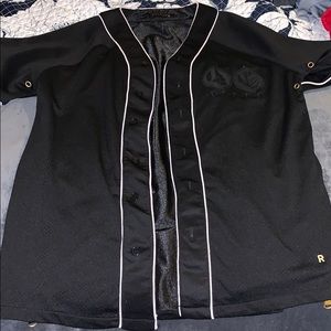 Men’s black jersey